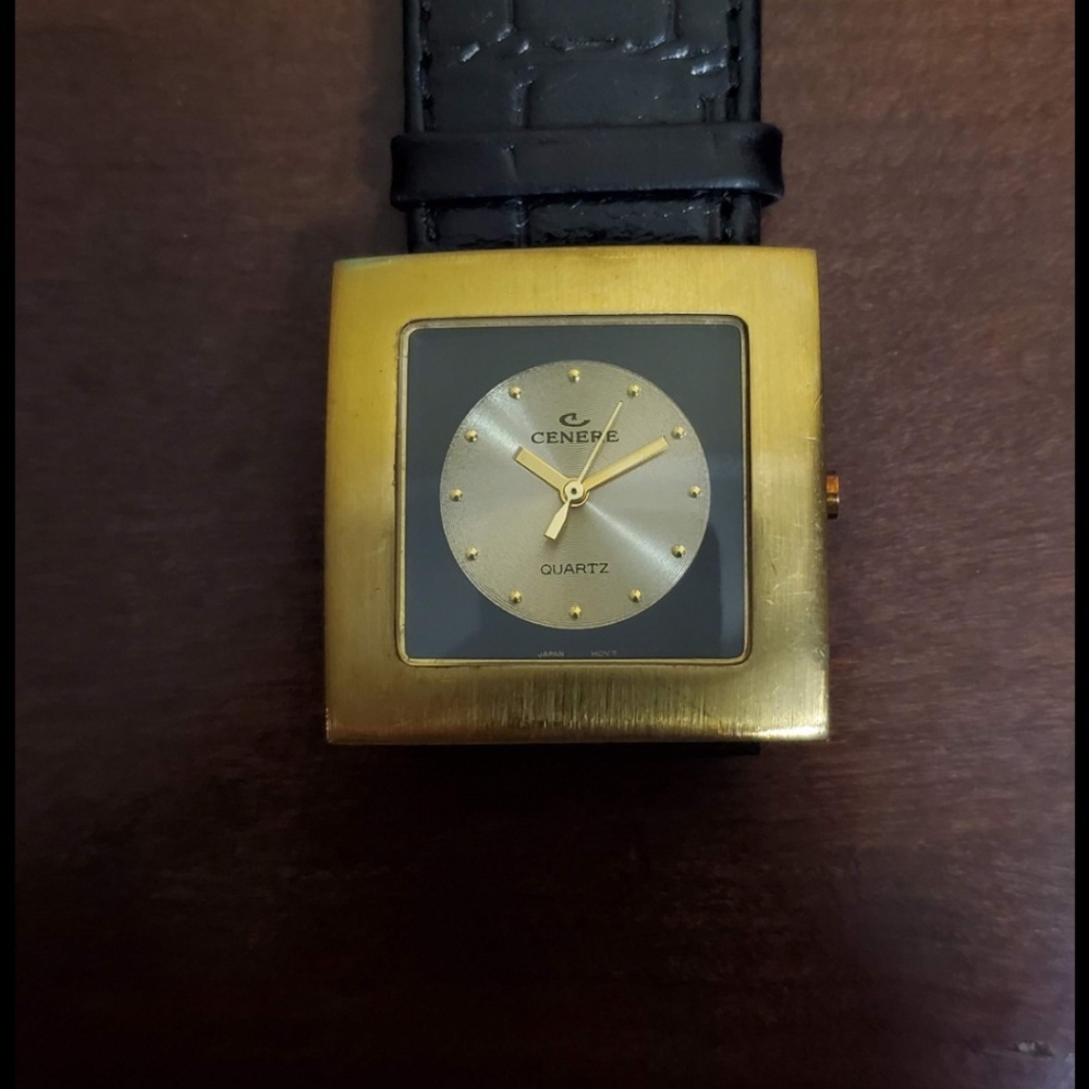 Gold Centere Quartz Watch